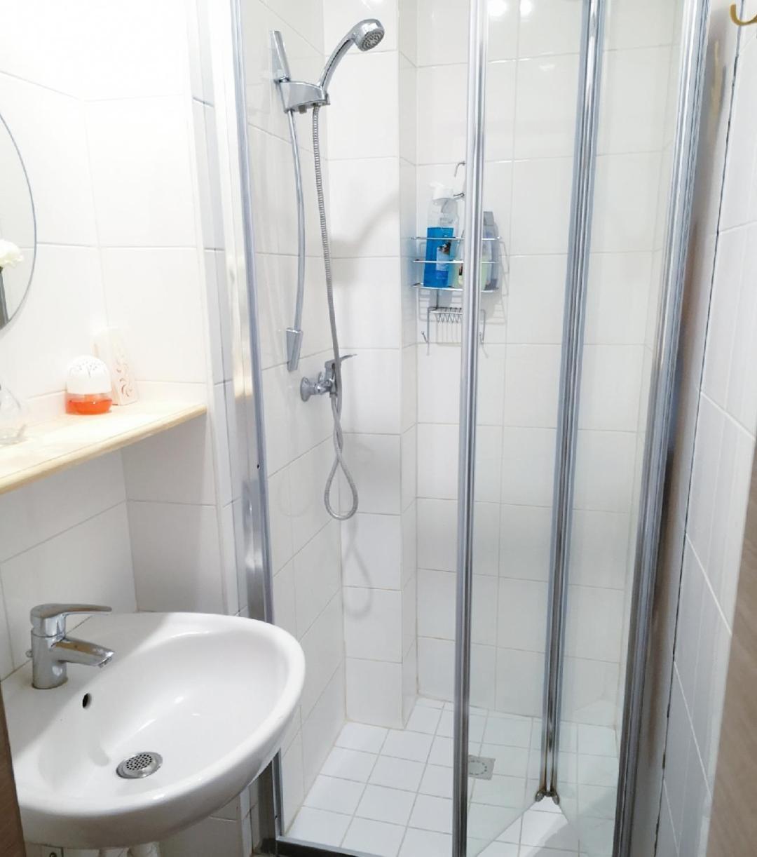 A Private Room For Backpacker Share Bathroom Brüssel Exterior foto